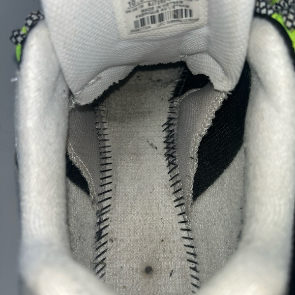 Nike Air VaporMax 95 Neon Size 10.5 Black Volt Grey Green (Pre-owned) AJ7292-001 - Picture 9 of 16